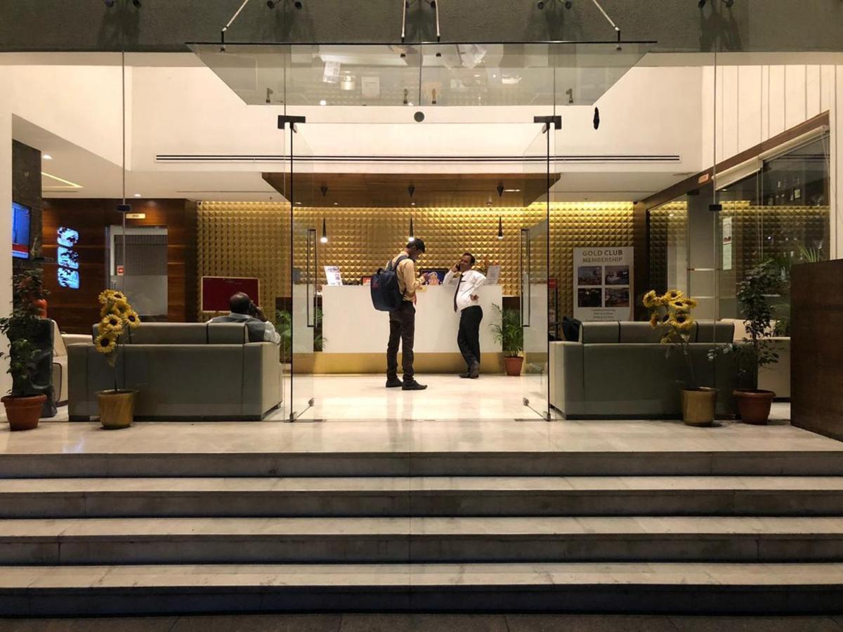 Tarawade Clarks Inn Πούνε Εξωτερικό φωτογραφία