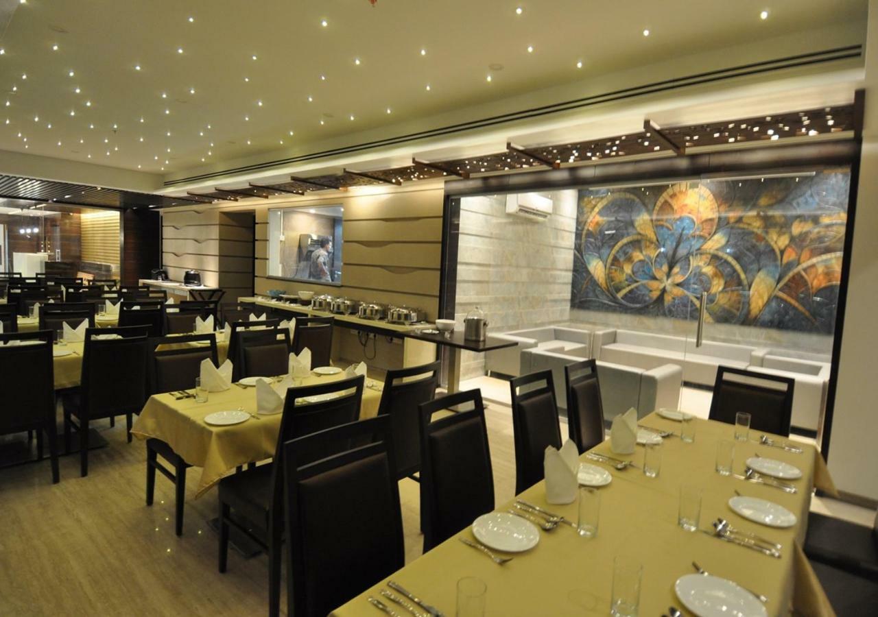 Tarawade Clarks Inn Πούνε Εξωτερικό φωτογραφία